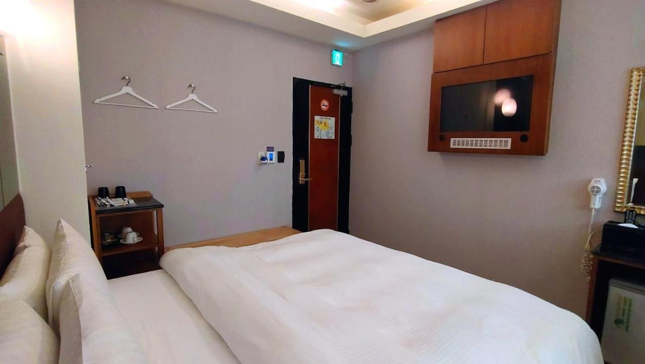 Jin Yong Quan Spa Hotspring Resort Wanli Exterior photo