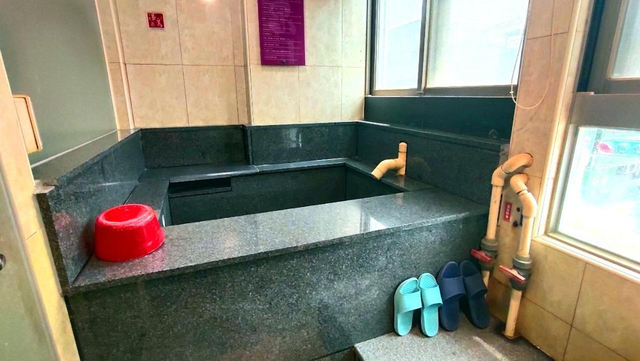 Jin Yong Quan Spa Hotspring Resort Wanli Exterior photo