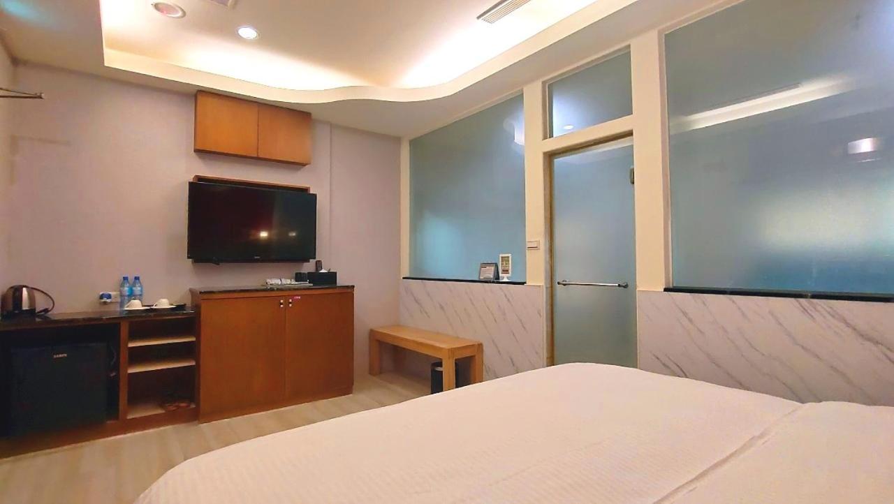 Jin Yong Quan Spa Hotspring Resort Wanli Exterior photo