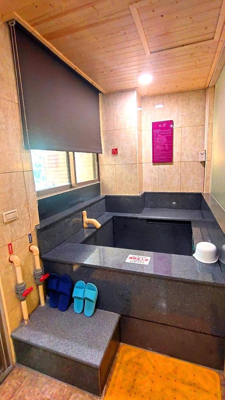 Jin Yong Quan Spa Hotspring Resort Wanli Exterior photo